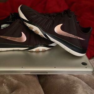 Nike training shoe rose gold and black size 6.5